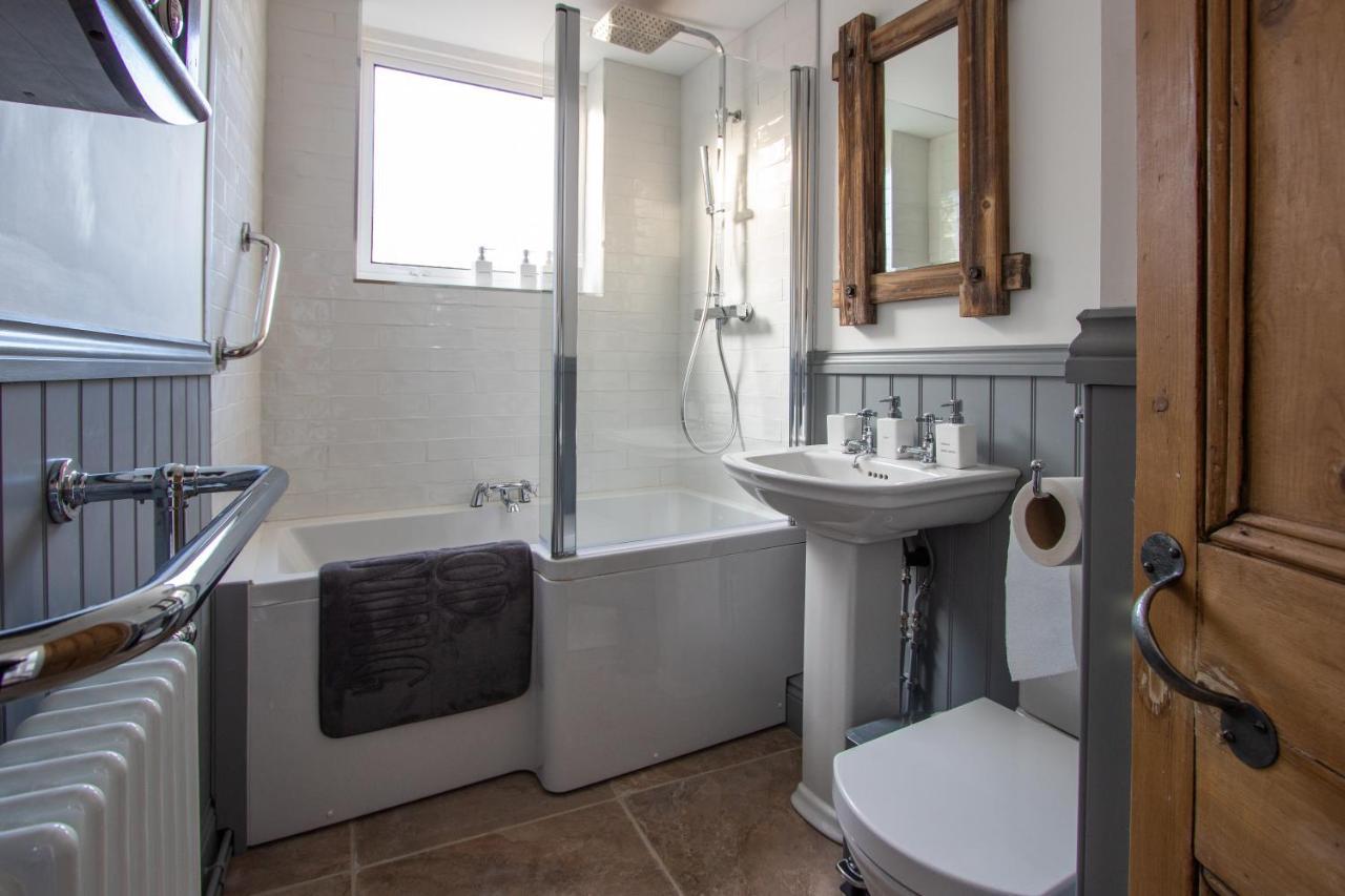 Villa Stylish Town Centre House With Garden And Parking Opposite à Bury St. Edmunds Extérieur photo