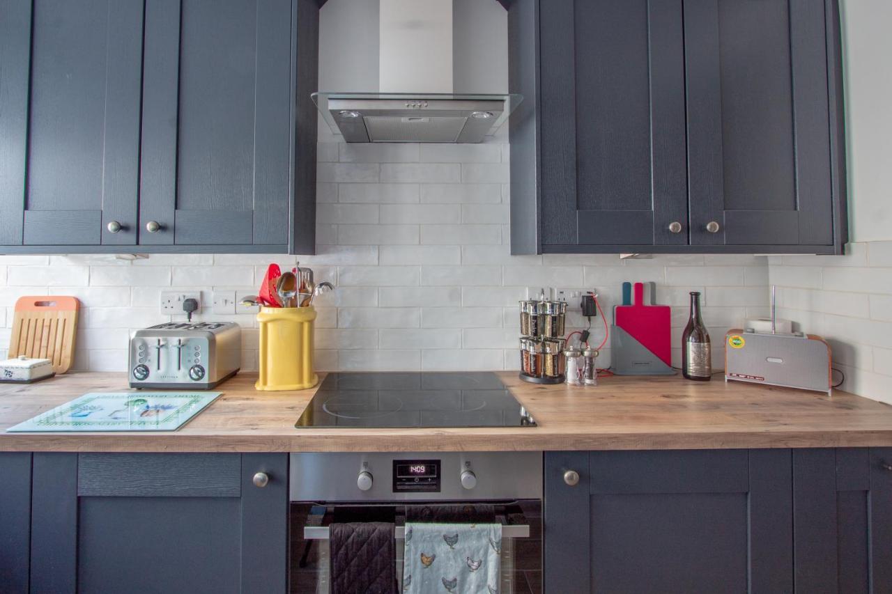 Villa Stylish Town Centre House With Garden And Parking Opposite à Bury St. Edmunds Extérieur photo