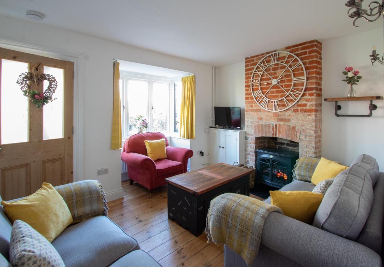 Villa Stylish Town Centre House With Garden And Parking Opposite à Bury St. Edmunds Extérieur photo